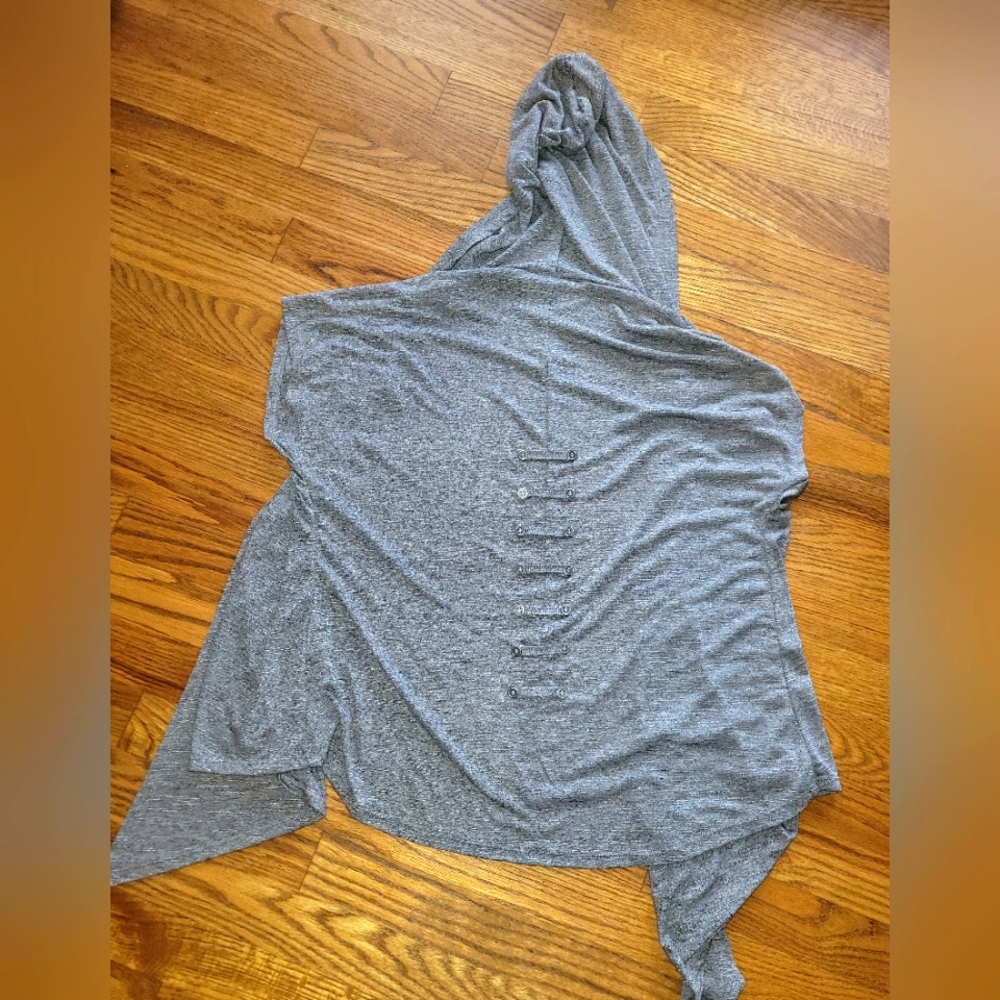 Wallflower Gray Hooded Short Sleeve Sweatshirt Top with Button Detail size XL